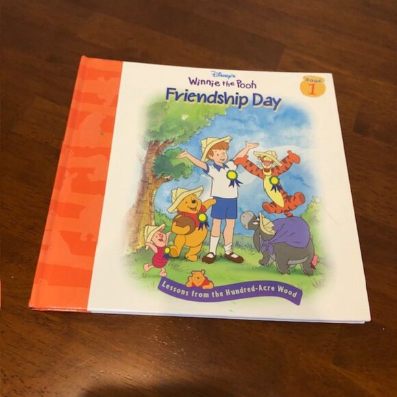 Disney’s Winnie The Pooh Friendship Day Book - Picture 4 of 10